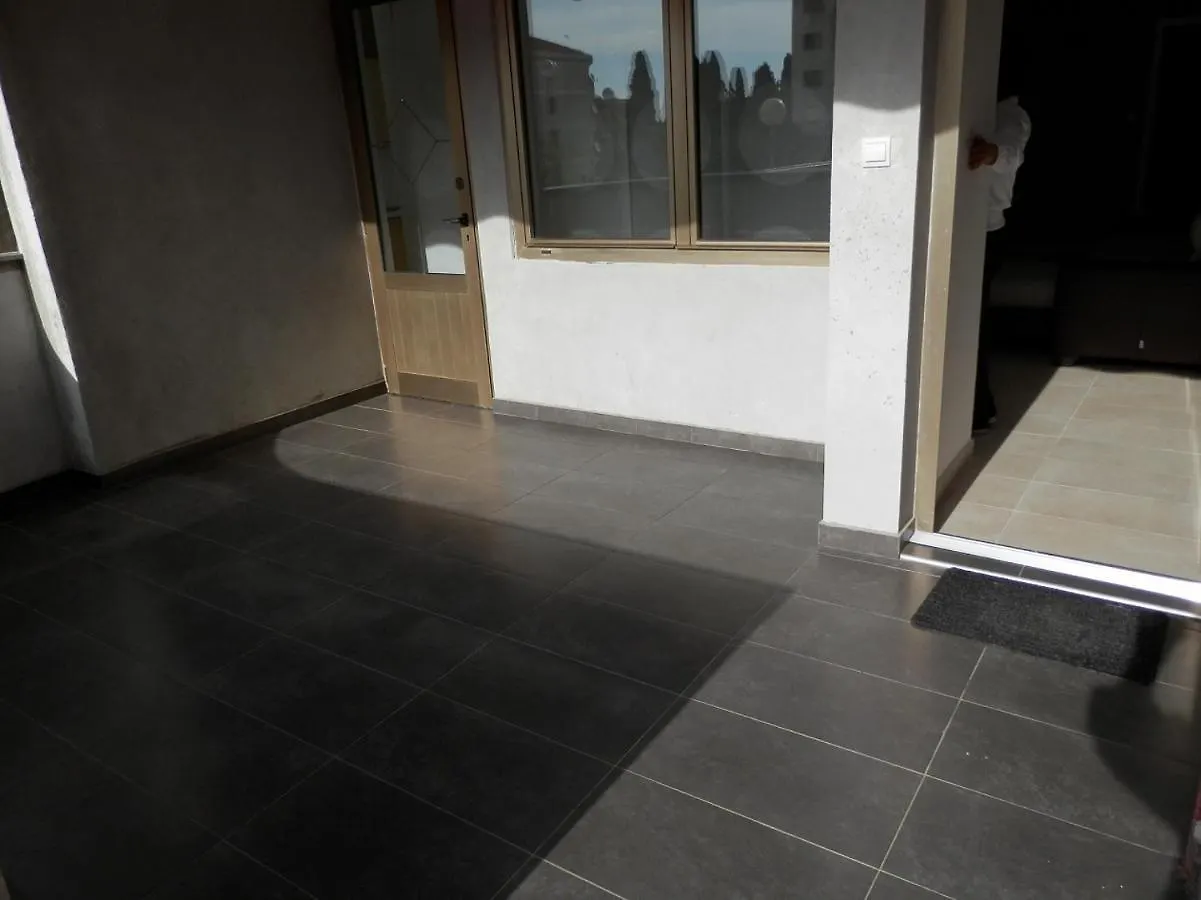 Sirena Apartment Pula 0*,